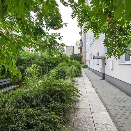 Trendy Downtown For 4 Guests By Renters Γκντίνια