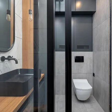 Trendy Downtown For 4 Guests By Renters Διαμέρισμα Γκντίνια