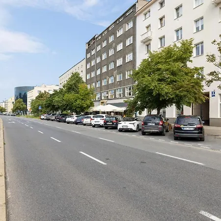 Trendy Downtown For 4 Guests By Renters Διαμέρισμα