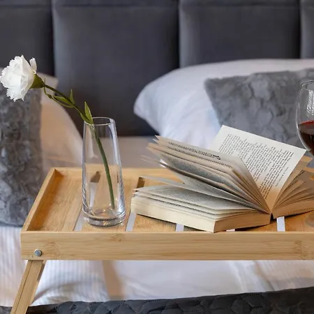 Διαμέρισμα Trendy Downtown For 4 Guests By Renters Γκντίνια