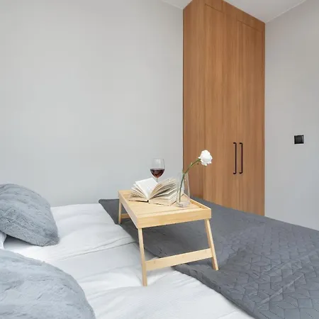 Trendy Downtown For 4 Guests By Renters Διαμέρισμα *