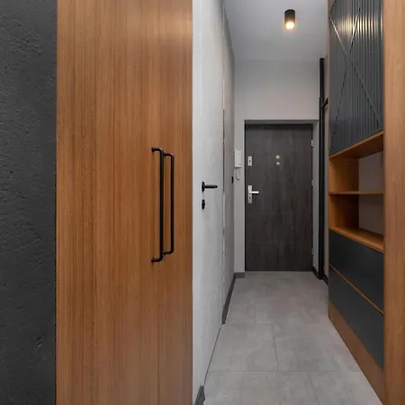 Trendy Downtown For 4 Guests By Renters Διαμέρισμα Γκντίνια